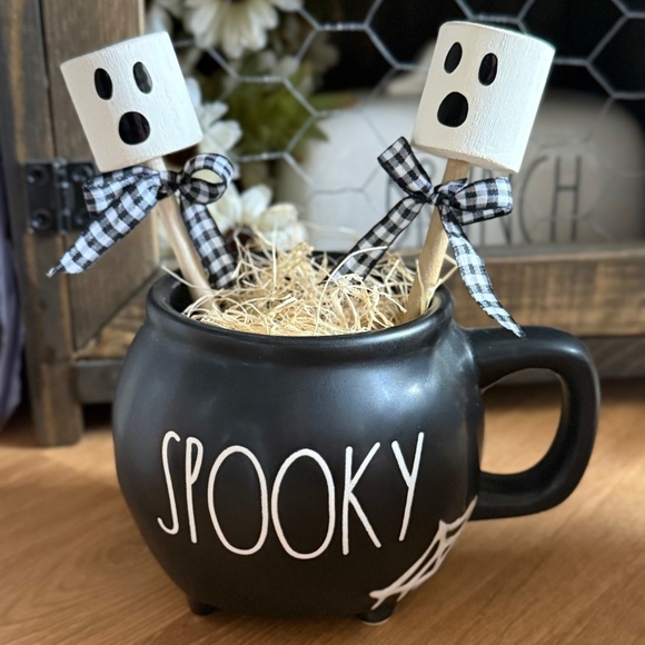 Rae Dunn Spooky Cauldron Mug with Ghost Marshmallows - Picture 1 of 1